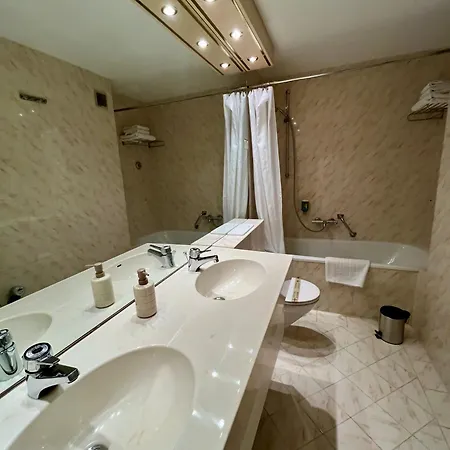 G&p Housing شقة *
